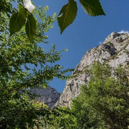 Ivino Apartment Omis Exterior photo