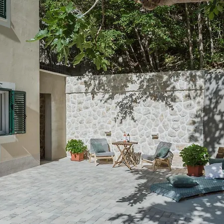 Ivino Apartment Omis Exterior photo