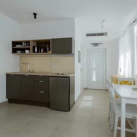 Ivino Apartment Omis Exterior photo