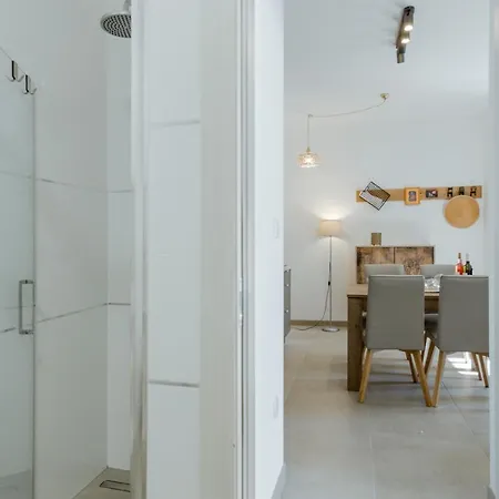 Ivino Apartment Omis Exterior photo