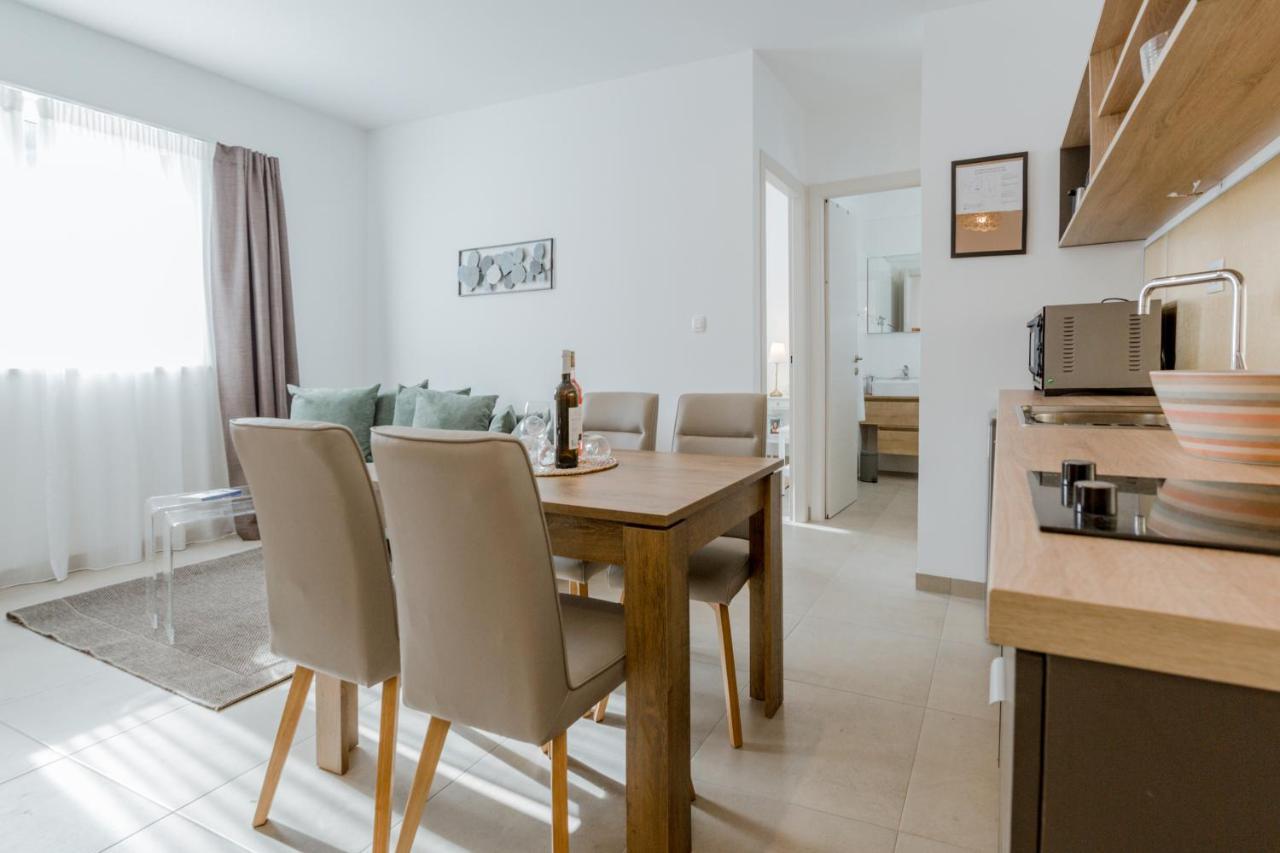Apartment Ivino Omis